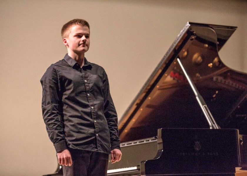 Mikhail Dubov at the 25th International Piano Competition for Outstanding Amateurs in Paris