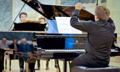 Mikhail Dubov and Julien Kurtz at the "Les Amateurs Virtuoses!" piano festival in Saint Petersburg